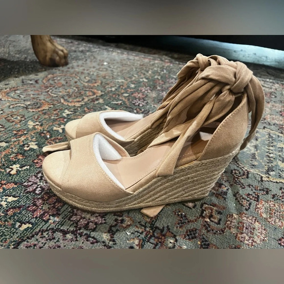 FINAL PRICE Brand New ZBY Wedges - Picture 2 of 5